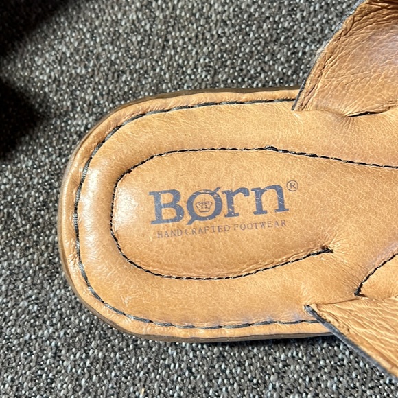 Born women’s gladiator style sandals. - Picture 5 of 12